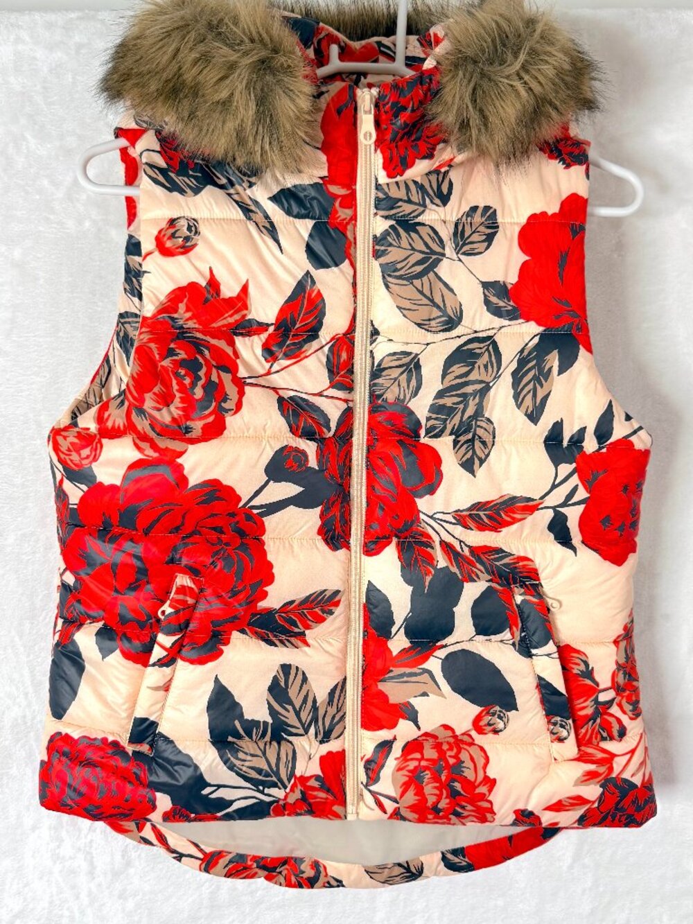 OFFLINE By Aerie Floral Rose Outdoor Boho Hooded Faux Fur Trim Puffer Vest S